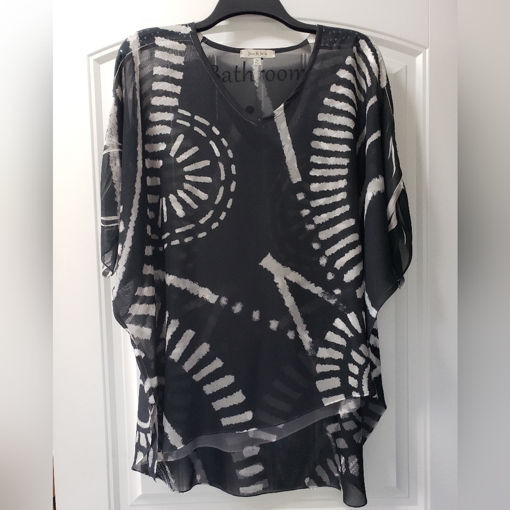 Jess & Jane Black & Gray Sheer Tunic S/S Women's Medium Top